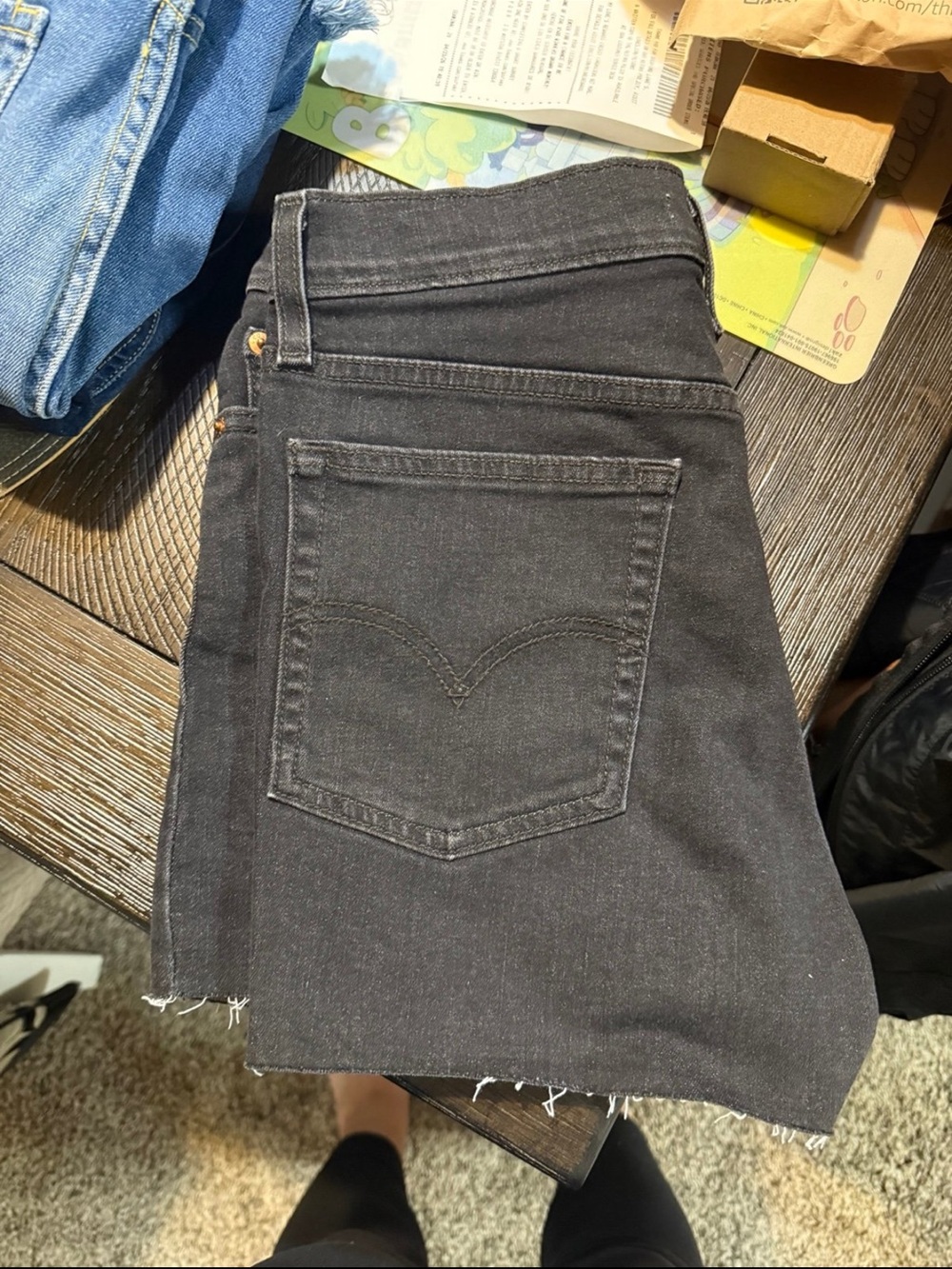 Black Denim Levi shorts with Raw Hem - Picture 1 of 2